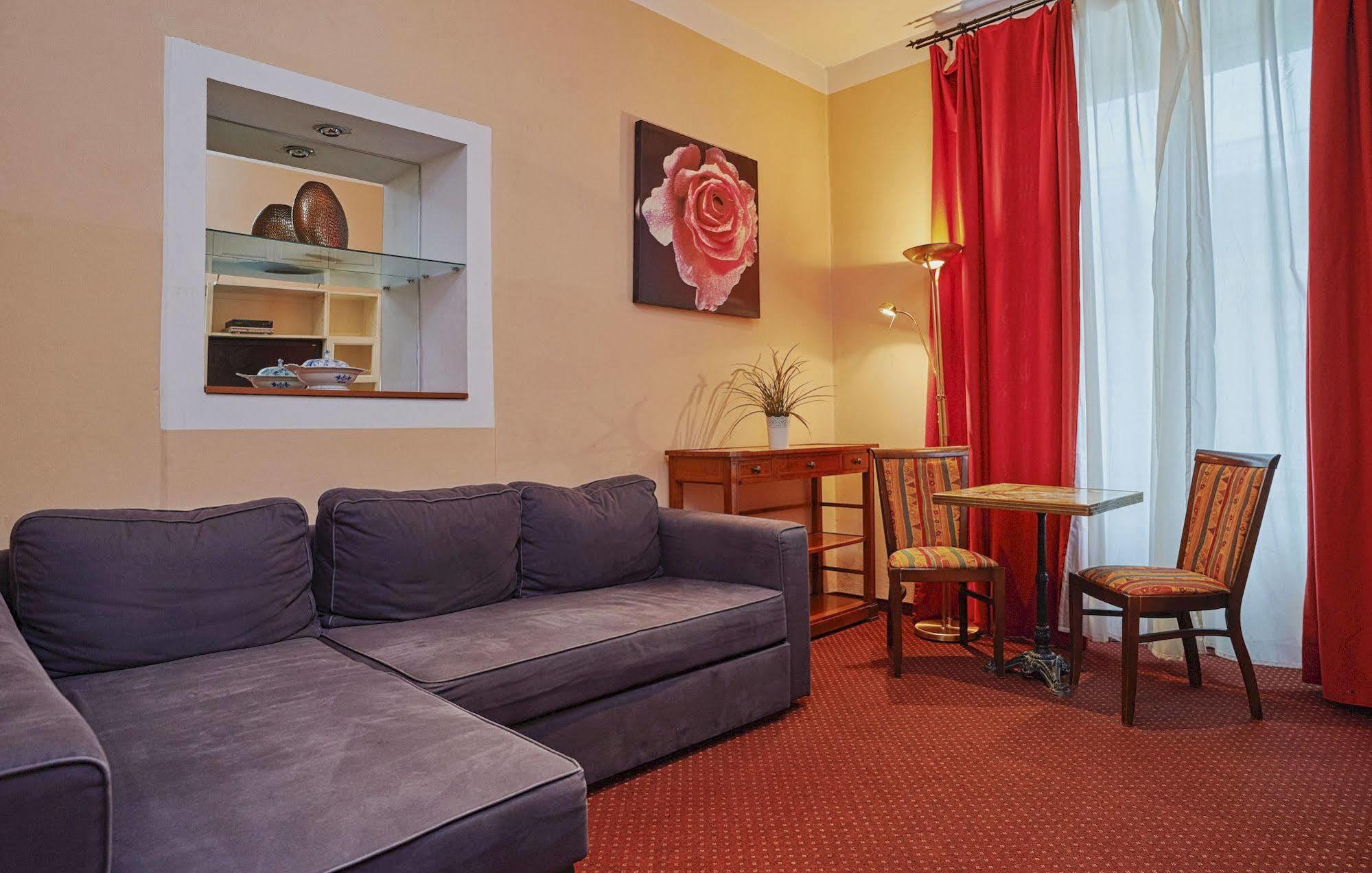 Rembrandt Aparthotel Krakau Buitenkant foto